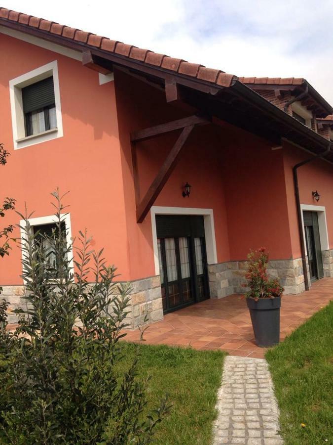 Casa Llampedro Villa Canales  ภายนอก รูปภาพ
